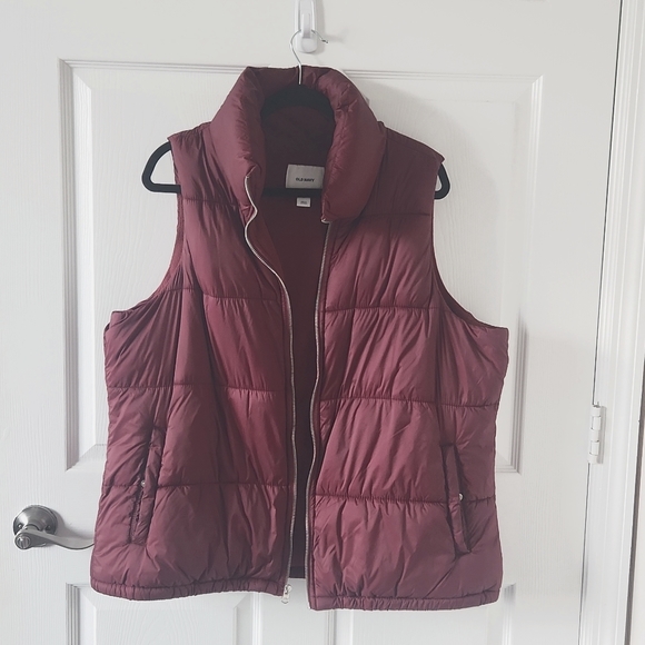 Old Navy Jackets & Blazers - Old Navy Burgundy Red Puffer Vest with Fleece Lining XL